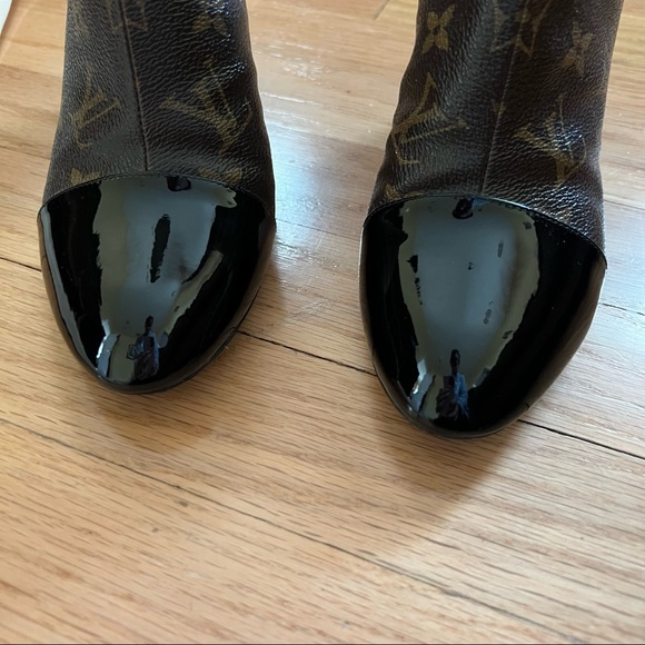 LOUIS VUITTON MONOGRAM REVIVAL ANKLE BOOTIES - Picture 2 of 11
